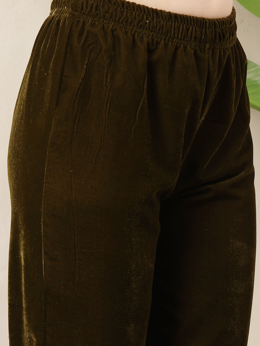 Stylum Women's Olive Solid & Embroidered Velvet Co-Ord Set (CSOLIVEDANDIYA)