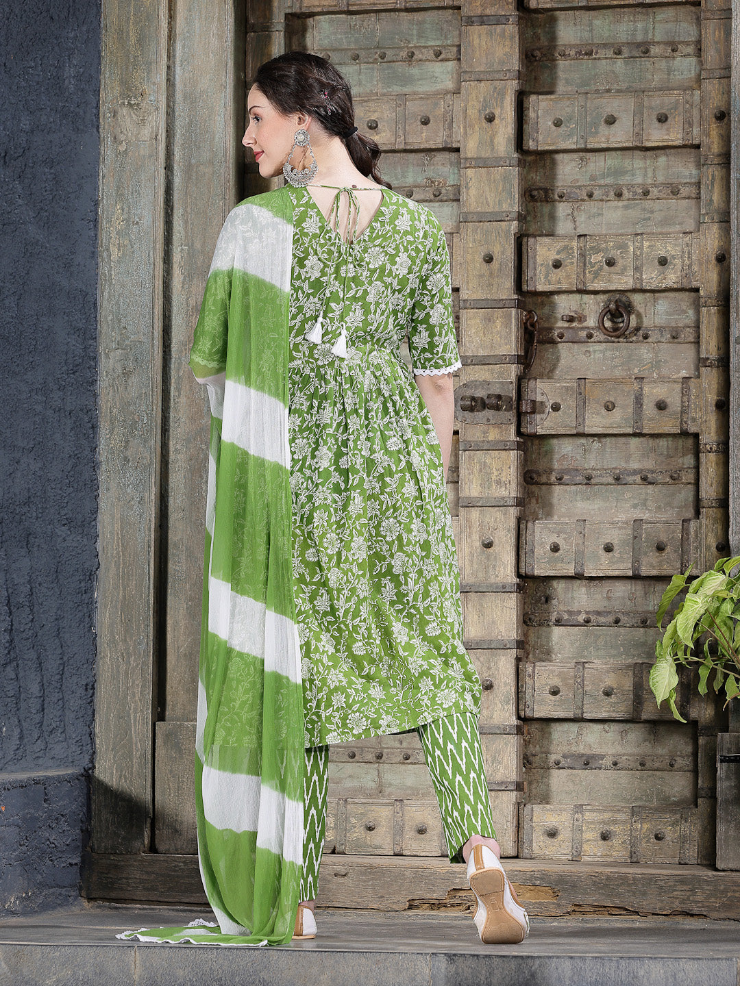 Stylum Women's Floral Printed Cotton Naira Cut Kurta Pant Dupatta Set (KPDALIAGREEN)