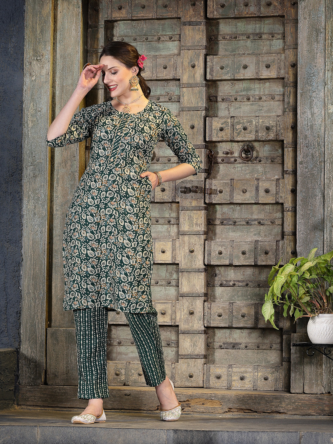 Stylum Women's Floral Printed Cotton Blend Straight Kurta Pant Dupatta Set (KPDTIGERGREEN)