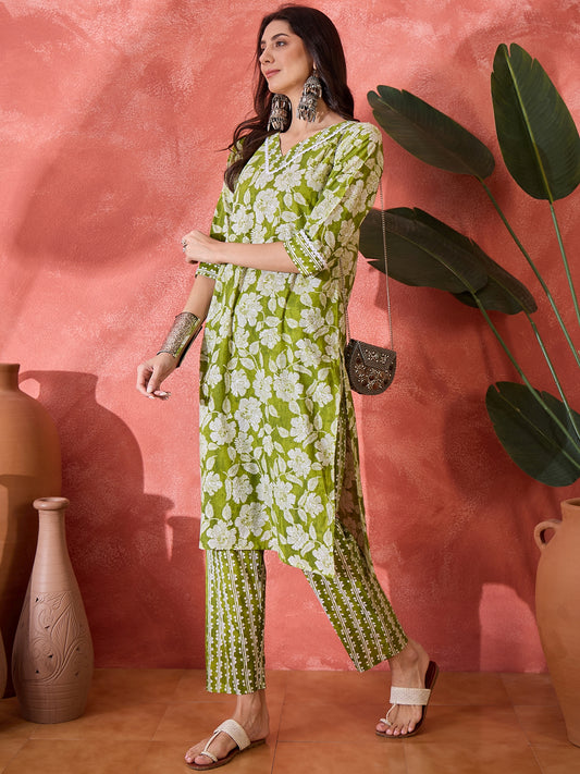 Stylum Women's Green Floral Printed Cotton Straight Kurta Pant Set (KPGREENMANALI)