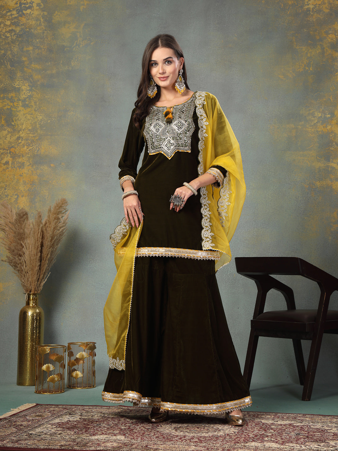 Green Embroidered Velvet Straight Kurta Set main image 1