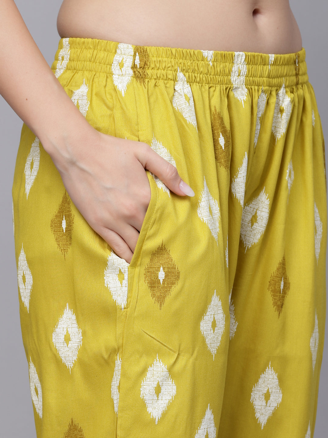 Stylum Women's Ikat Print Rayon Night Suit Set (NISTARROW)