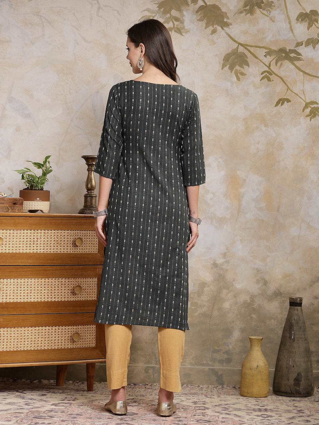 Stylum Women's Self Designed Cotton Blend Straight Kurta (SLICE)
