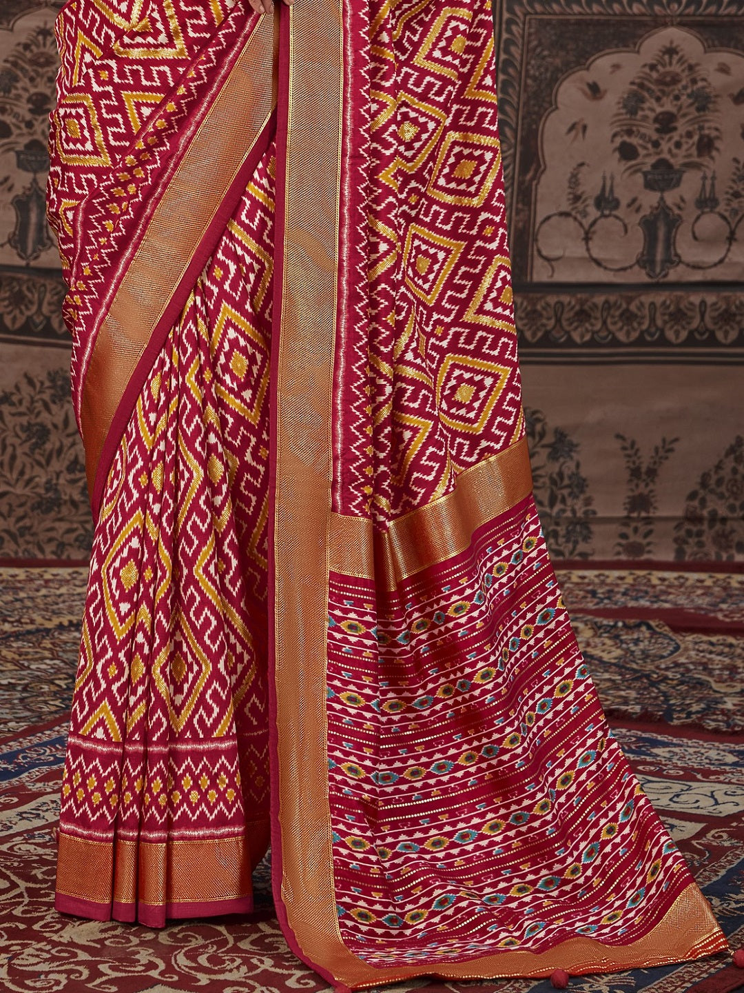 Stylum Women's Geometric Printed Zari Border Silk Saree (SRSCROSSMAROON)