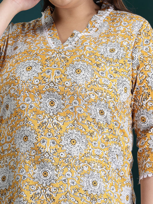 Plus Size Women's Floral Printed Cotton Empire Top (TOPMARSPLUS)