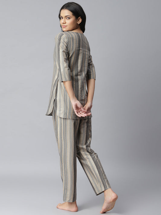 StylumàWomen's Gold Striped Printed Night Suit Set (NIST0018)