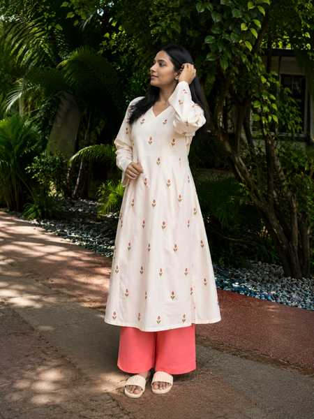 Women Floral Printed Kurta & Coral Palazzo Set (KPCREAMHEAT)