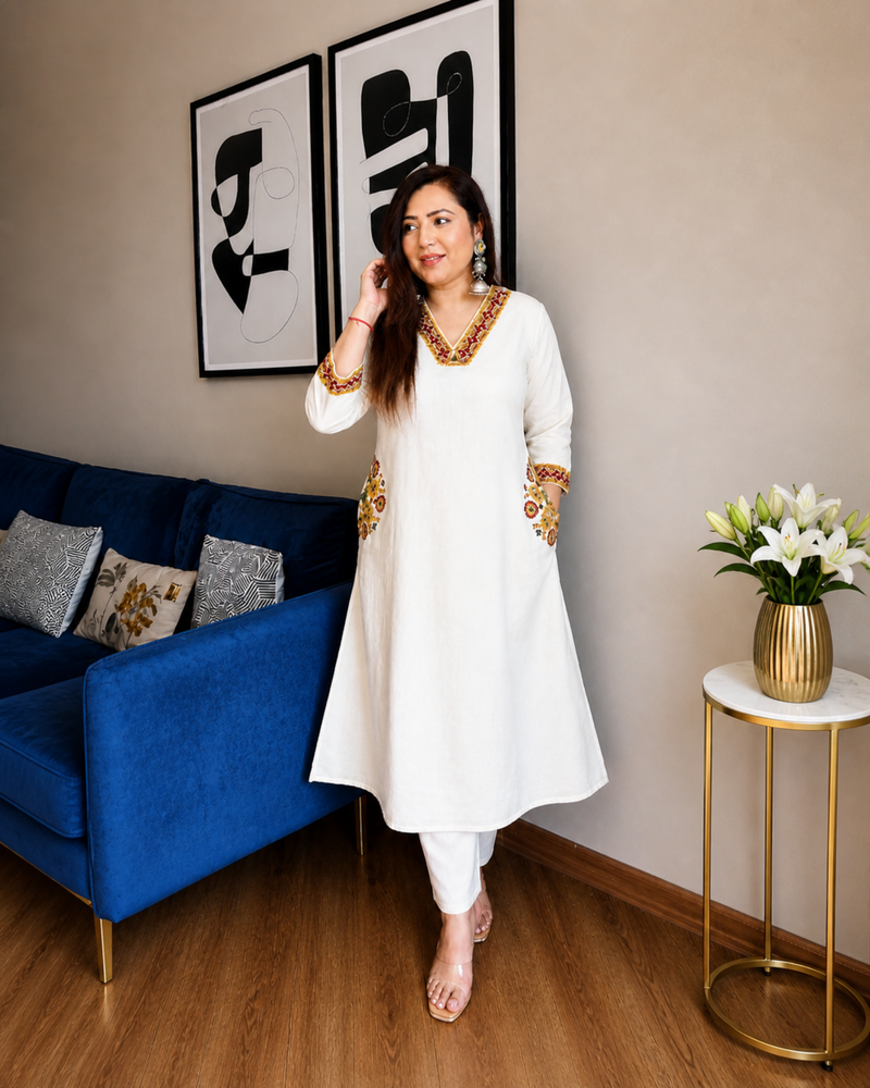 STYLUM WOMEN ELEGANT ETHNIC CHARM IN IVORY KURTA