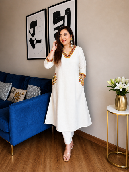 STYLUM WOMEN ELEGANT ETHNIC CHARM IN IVORY KURTA