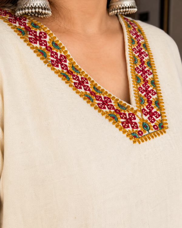 STYLUM WOMEN ELEGANT ETHNIC CHARM IN IVORY KURTA