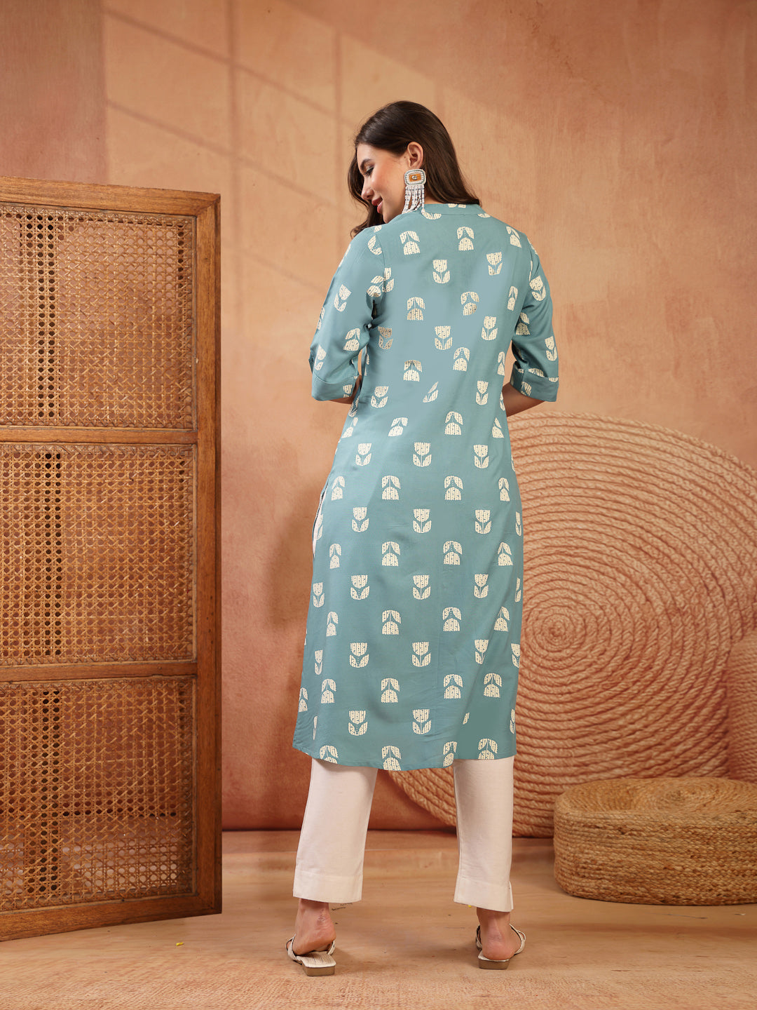 Stylum Women's Aqua Floral Printed Rayon A-Line Kurta (AQUACRAFT)