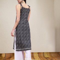 Stylum Women's Lehariya Printed Cotton Sleeveless Kurta (BLACKSURMA)