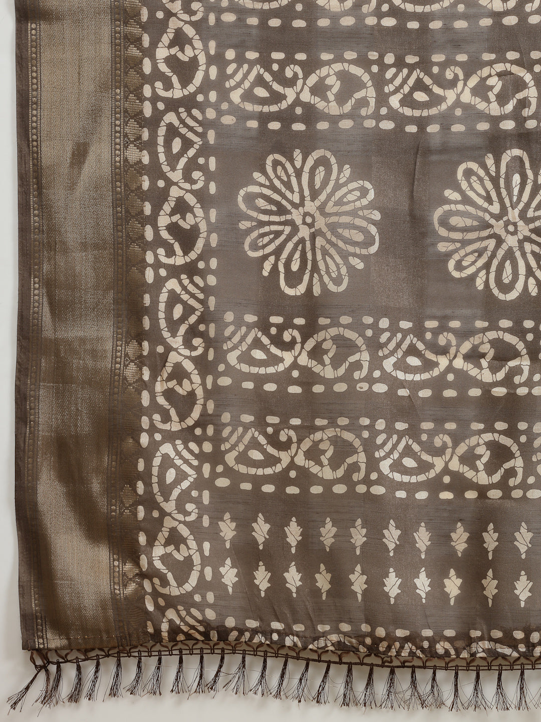 Stylum Women's Batik Print Cotton Blend Saree (Browndaabu)