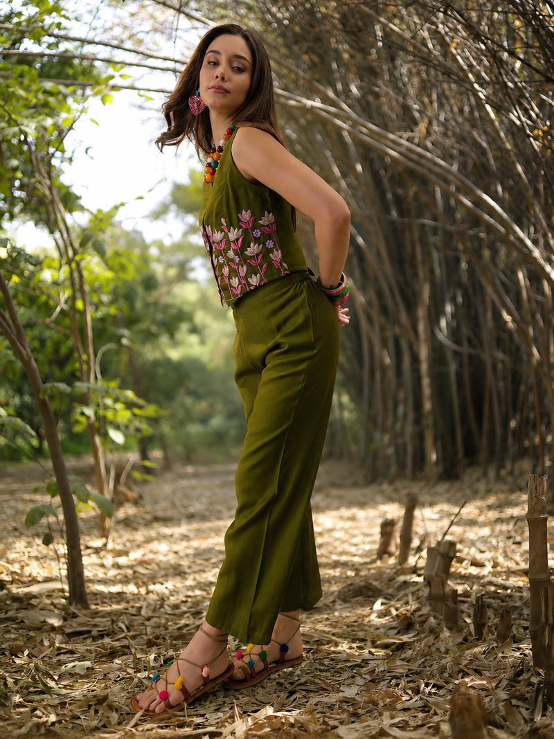 Stylum Women's Green Solid & Embroidered Vertical Co-Ord Set (CSGREENTALES)