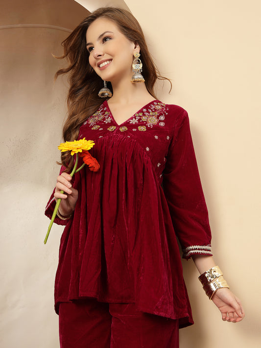 Stylum Women's Magenta Solid & Embroidered Velvet Co-Ord Set (CSMAGENTASUMALI)