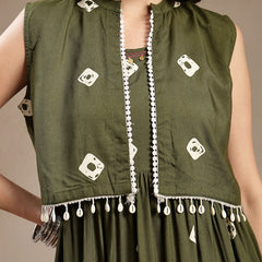 Stylum Women's Green Bandhej Printed Rayon Tiered Dress With Ethnic Jacket (DRSOLIVEARMY)