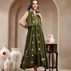 Stylum Women's Green Bandhej Printed Rayon Tiered Dress With Ethnic Jacket (DRSOLIVEARMY)