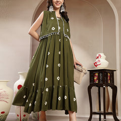 Stylum Women's Green Bandhej Printed Rayon Tiered Dress With Ethnic Jacket (DRSOLIVEARMY)
