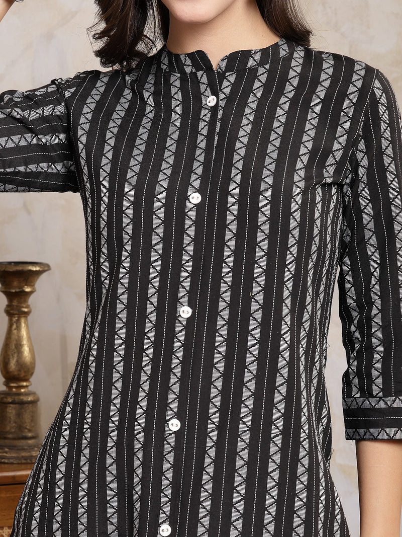 Stylum Women's Self Designed Cotton Blend Straight Kurta (FELIS)