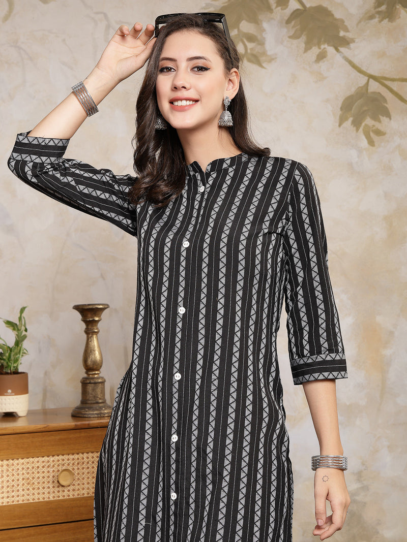 Stylum Women's Self Designed Cotton Blend Straight Kurta (FELIS)