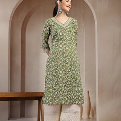 Stylum Women's Green Ethnic Printed Cotton Straight Kurta (GREENFRIES)