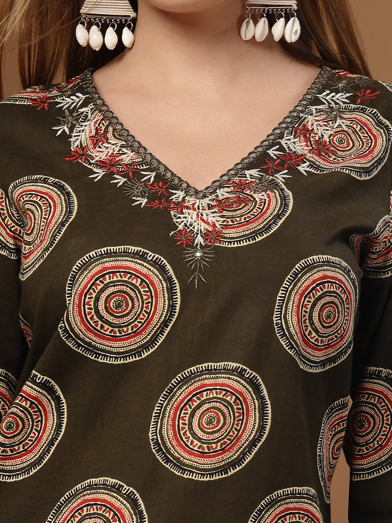 Stylum Women's Green Block Printed Cotton Straight Kurta (GREENGILD)