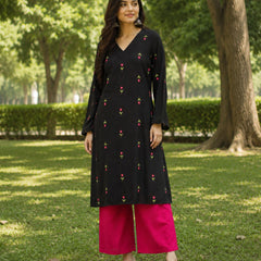 Stylum Women's Black Floral Printed Rayon A-Line Kurta With Palazzo (KPBLACKHEAT)