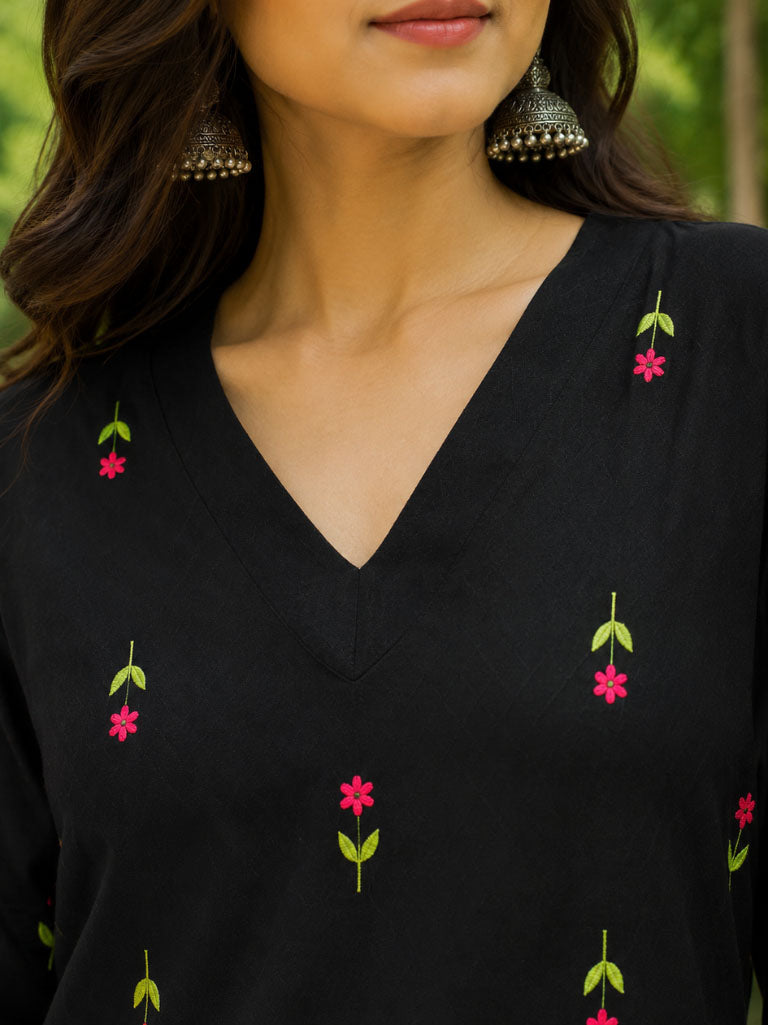 Stylum Women's Black Floral Printed Rayon A-Line Kurta With Palazzo (KPBLACKHEAT)