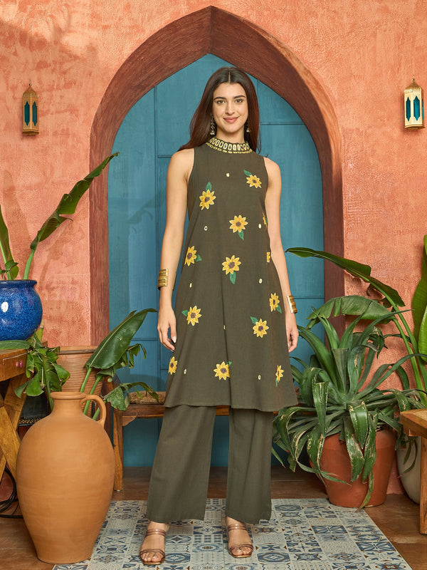 Stylum Women's Black Solid Hand Printed Mirror Work Cotton Flex A-Line Kurta Pant Set (KPBLACKSUN)