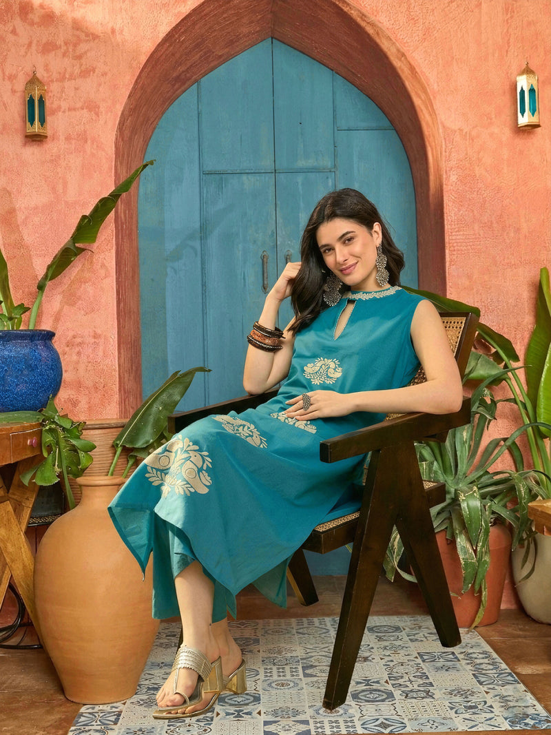 Stylum Women's Blue Solid & Embroidered Cotton Straight Kurta Pant Set (KPBLUECIPLA)