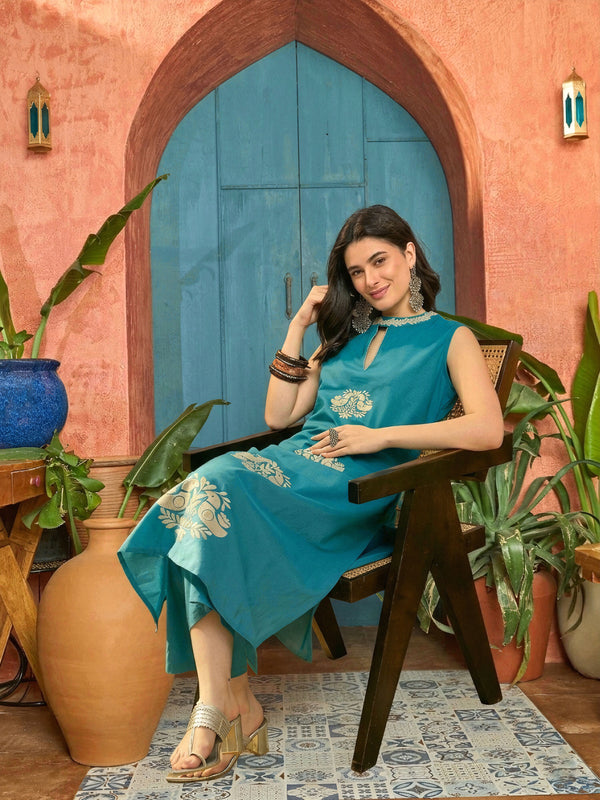 Stylum Women's Blue Solid & Embroidered Cotton Straight Kurta Pant Set (KPBLUECIPLA)