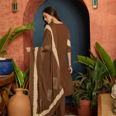 Stylum Women's Brown Bandhej Printed Cotton Straight Kurta Pant Dupatta Set (KPDBROWNDIRAM)