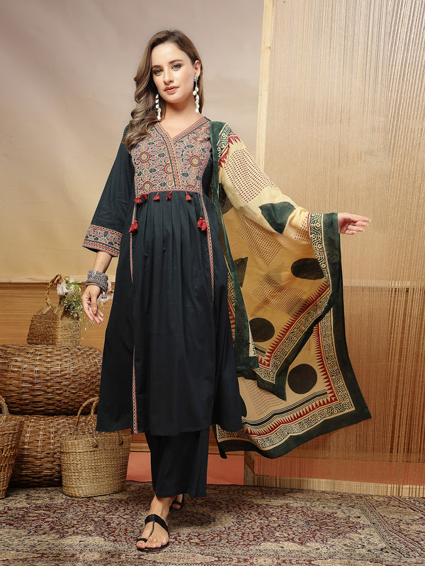 Stylum Women's Green Solid Cotton Straight Kurta Pant Dupatta Set (KPDGREENPANNA)