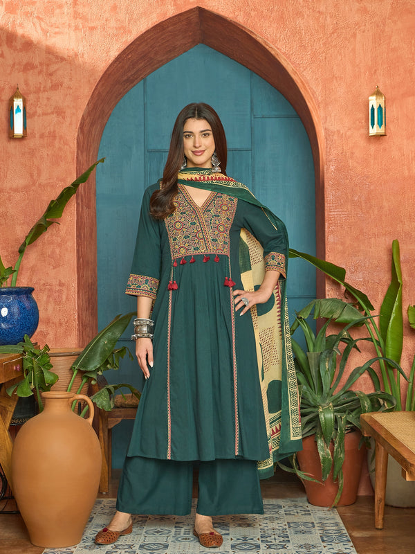Stylum Women's Green Solid Cotton Straight Kurta Pant Dupatta Set (KPDGREENPANNA)