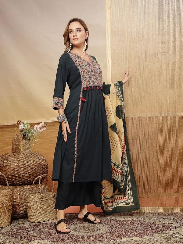 Stylum Women's Green Solid Cotton Straight Kurta Pant Dupatta Set (KPDGREENPANNA)