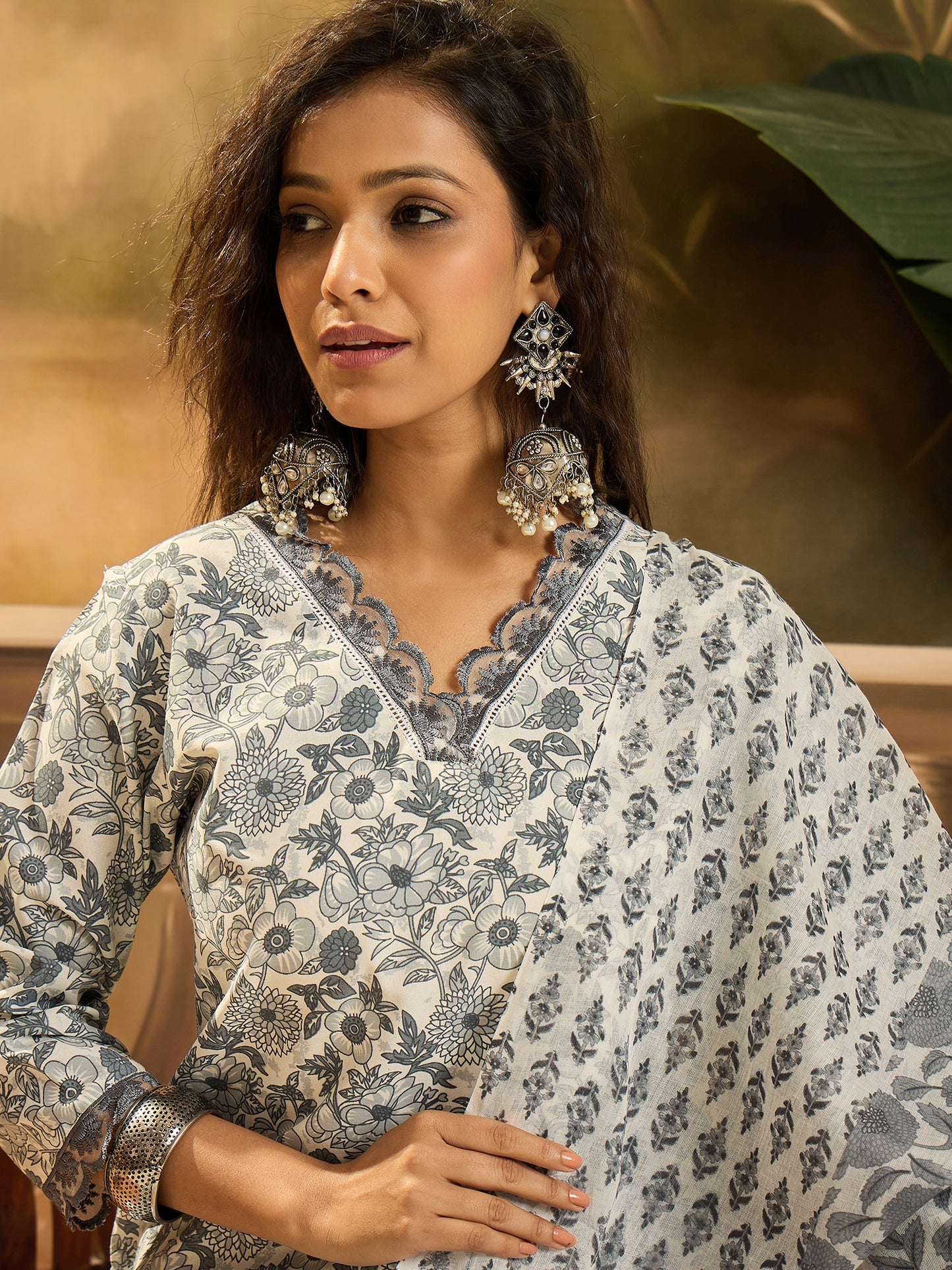 Stylum Women's Grey Floral Printed Cotton Straight Kurta Pant Dupatta Set (KPDGREYJUNG)