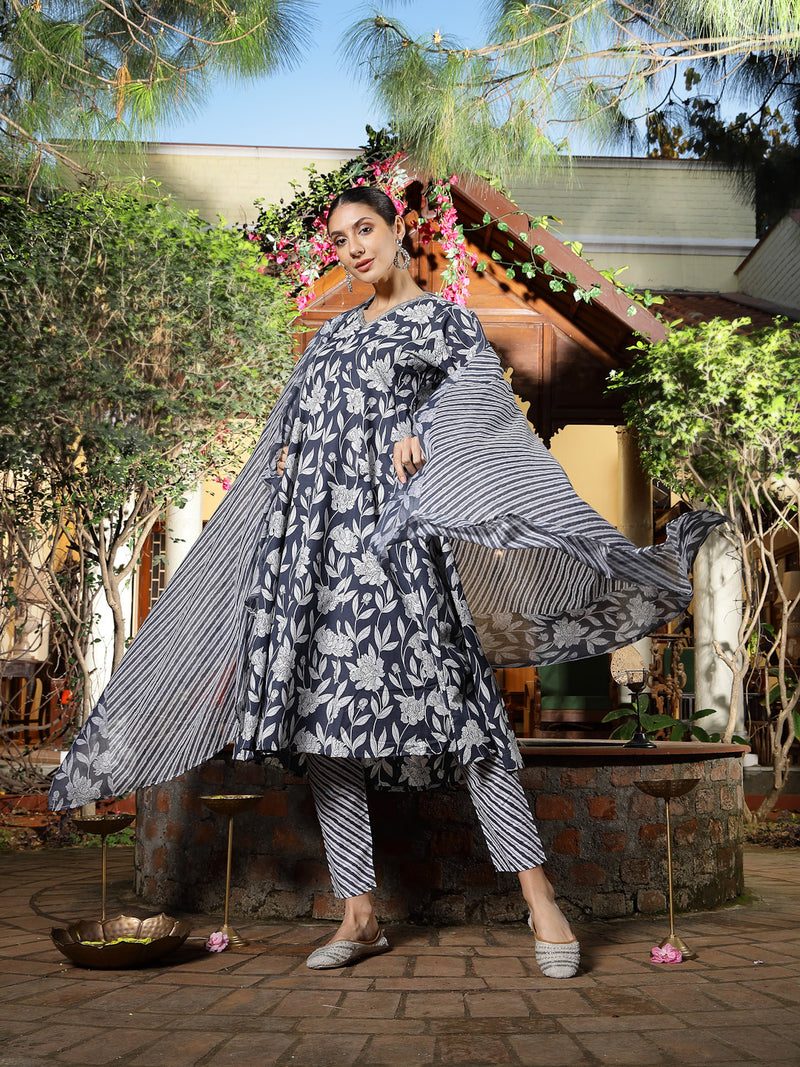 Stylum Women's Grey Floral Printed Cotton Ankarkali Kurta Pant Dupatta Set (KPDGREYLIKIR)