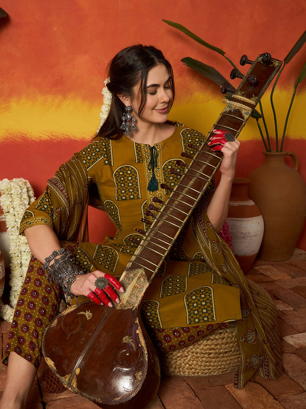 Stylum Women's Mustard Printed Cotton Straight Kurta Pant Dupatta Set (KPDMUSTBUGATI)