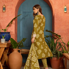 Stylum Women's Mustard Floral Printed Cotton Blend Straight Kurta Pant Dupatta Set (KPDMUSTMULTAN)
