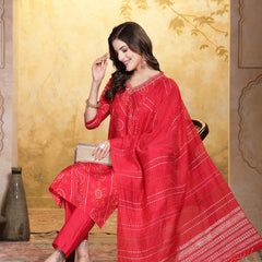 Stylum Women's Bandhej Printed Muslin Straight Kurta Pant Dupatta Set (KPDREDKORI)