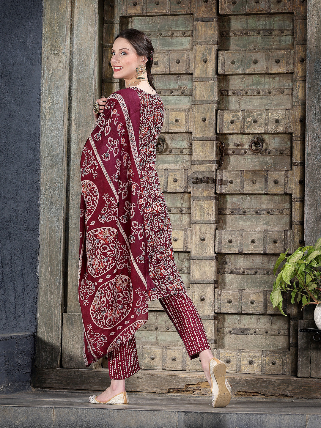 Stylum Women's Floral Printed Cotton Blend Straight Kurta Pant Dupatta Set (KPDTIGERMAROON)