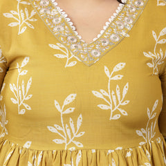 Stylum Women's Plus Size Yellow Floral Printed Cotton Anarkali Kurta Pant Dupatta Set (KPDYELLOWMANIPLUS)