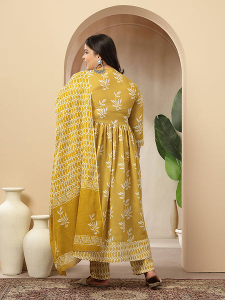 Stylum Women's Plus Size Yellow Floral Printed Cotton Anarkali Kurta Pant Dupatta Set (KPDYELLOWMANIPLUS)