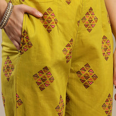 Stylum Women's Yellow Floral Printed Cotton Straight Kurta Pant Dupatta Set (KPDYELLOWYAMIR)