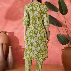 Stylum Women's Green Floral Printed Cotton Straight Kurta Pant Set (KPGREENMANALI)