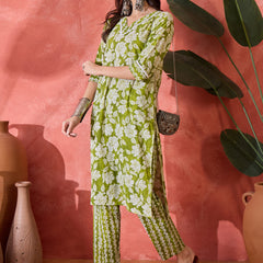 Stylum Women's Green Floral Printed Cotton Straight Kurta Pant Set (KPGREENMANALI)