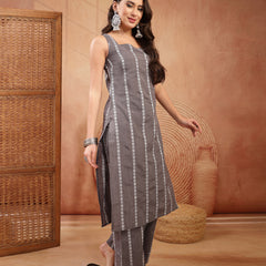 Stylum Women's Grey Woven Printed Cotton Straight Kurta Pant Set (KPGREYYAMLA)