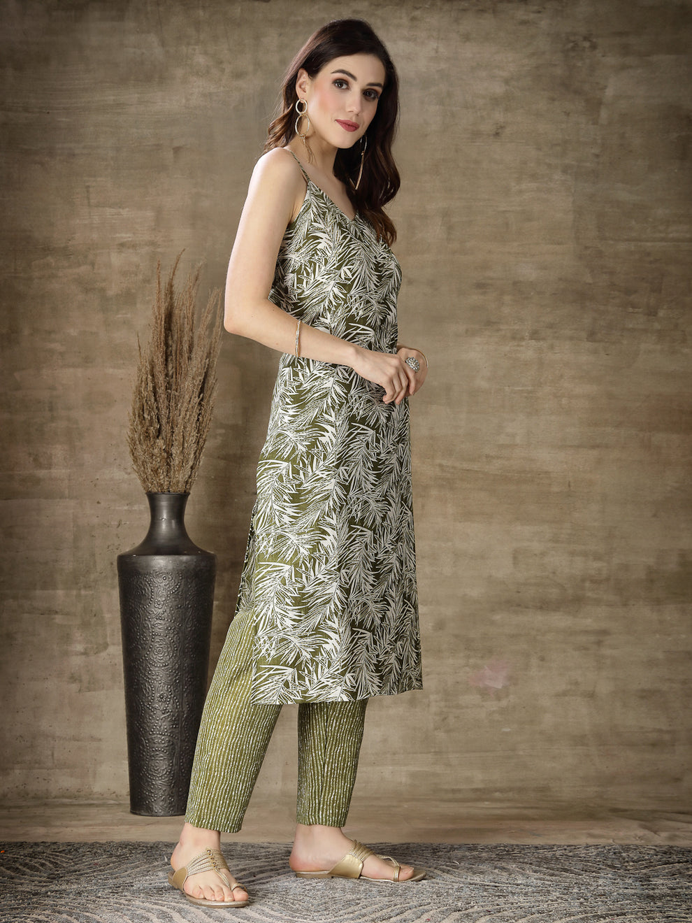 masuri dress design EMBROIDERED MASURI CH12-04  Qamaash