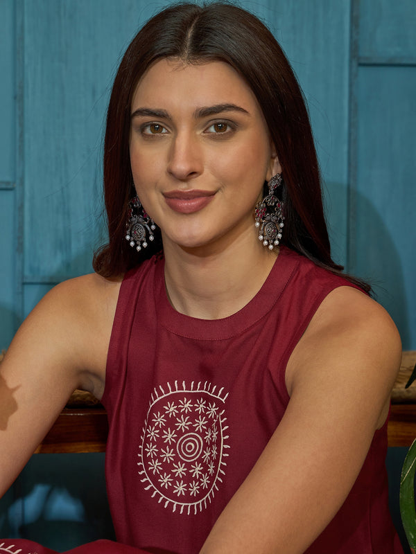 Stylum Women's Maroon Solid & Embroidered Rayon Straight Kurta Pant Set (KPMAROONKUFRI)