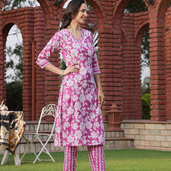 Stylum Women's Purple Floral Printed Cotton Straight Kurta Pant Set (KPPURPLEMANALI)